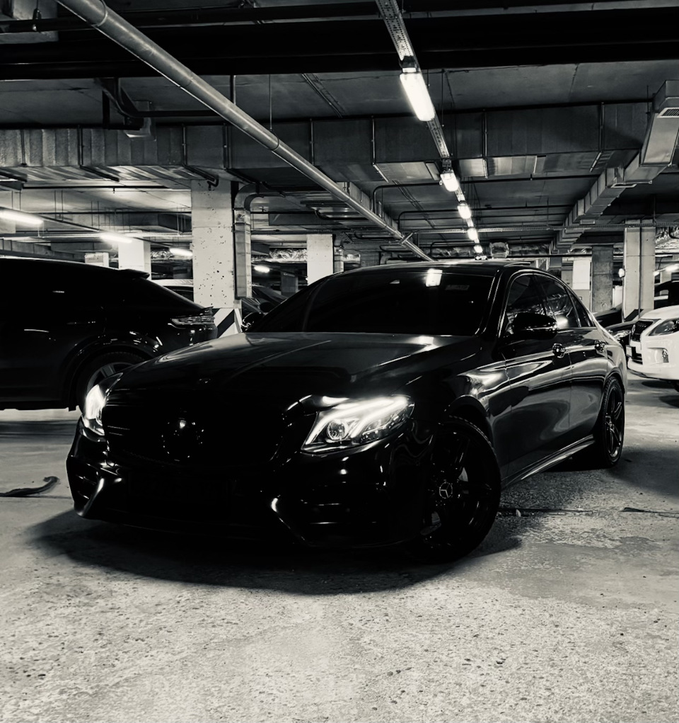Mercedes con vetri oscurati
